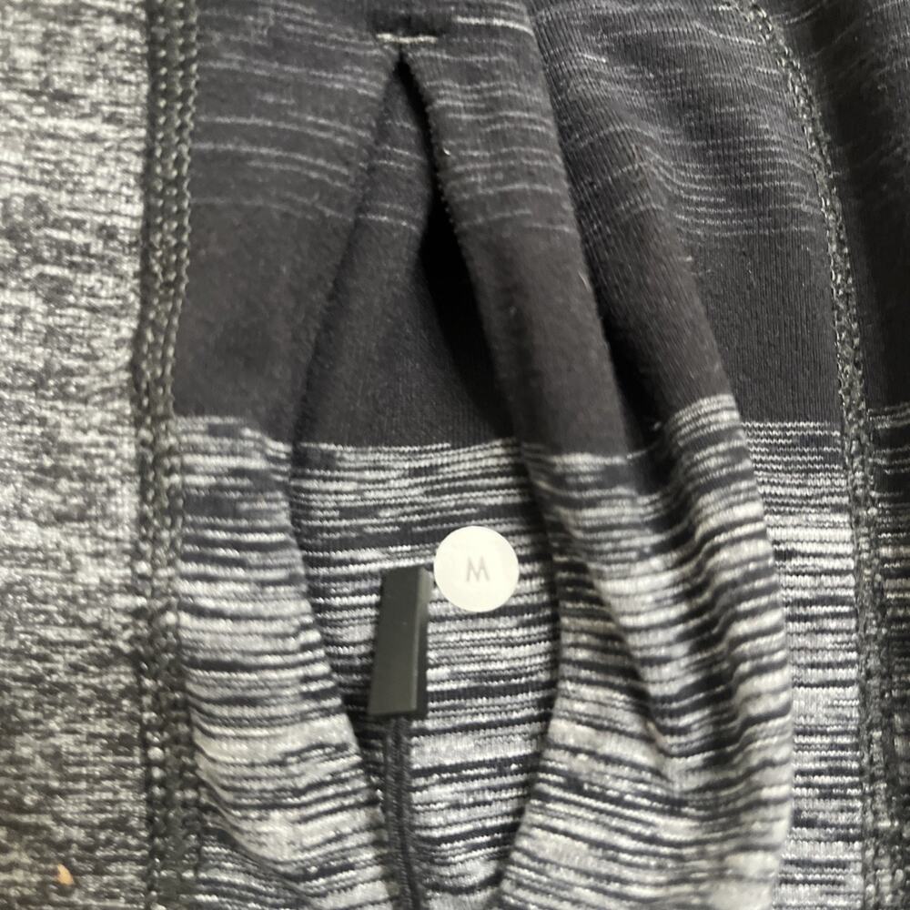 Lululemon Mens M Universal Stripe Black Soot Light White Core 1/2 Zip Pullover - Picture 10 of 10